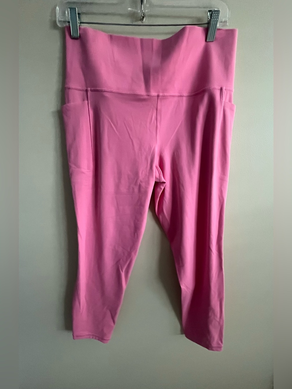 NWT-Athleta Pink Salutation Stash  7/8 Tight, Large